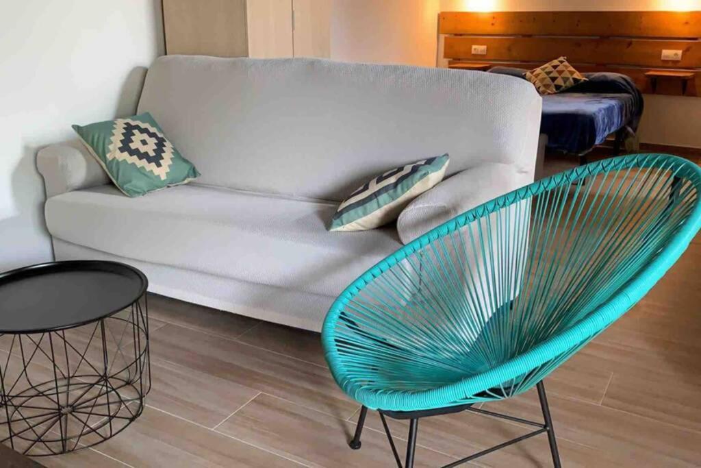 Estudio Pajar Rural Con Bonito Jardin - Los Gayoles Rural กาสโตรโพล ภายนอก รูปภาพ